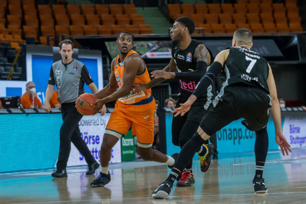 转会背后的 转会背后的