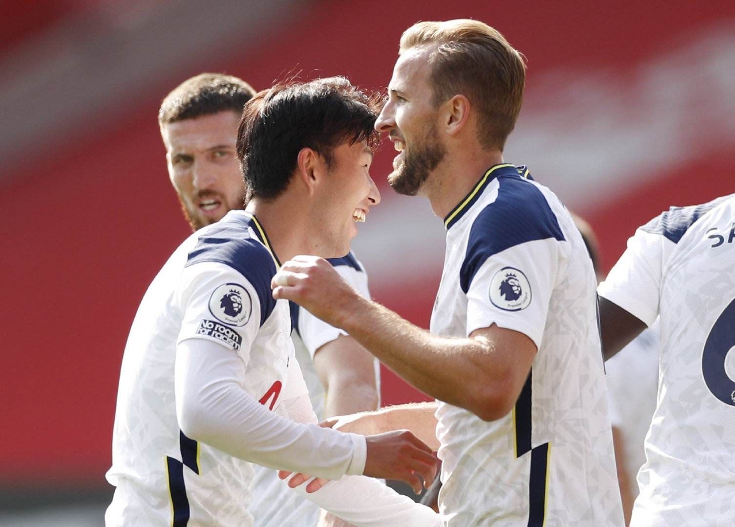 年仅15岁 年仅15岁