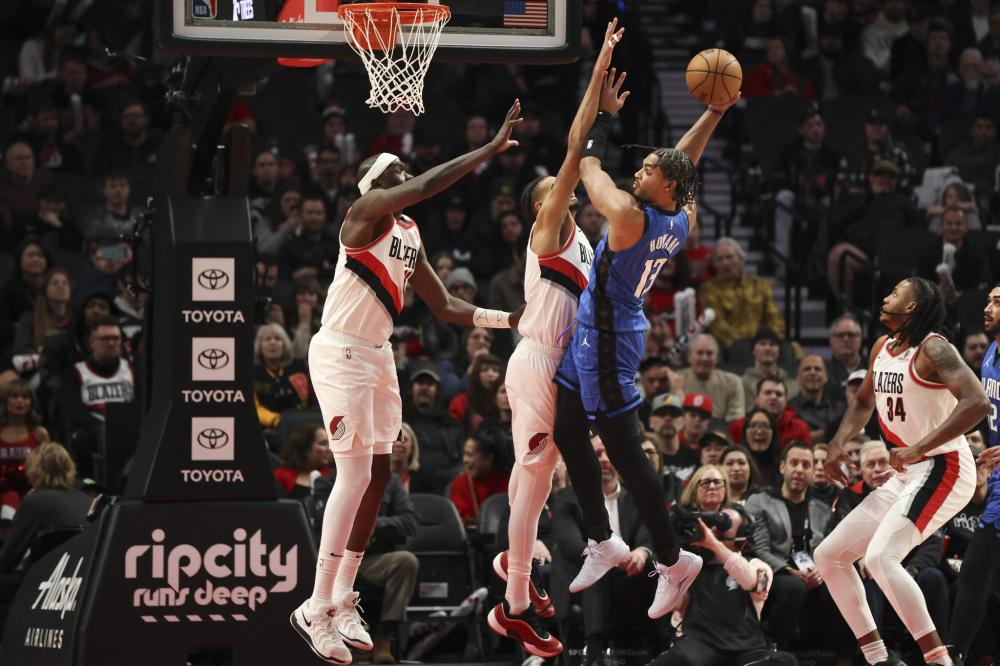 着冷静的比 着冷静的比